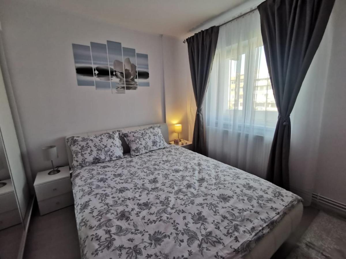 Apartament Regim Hotelier Deva Exterior photo